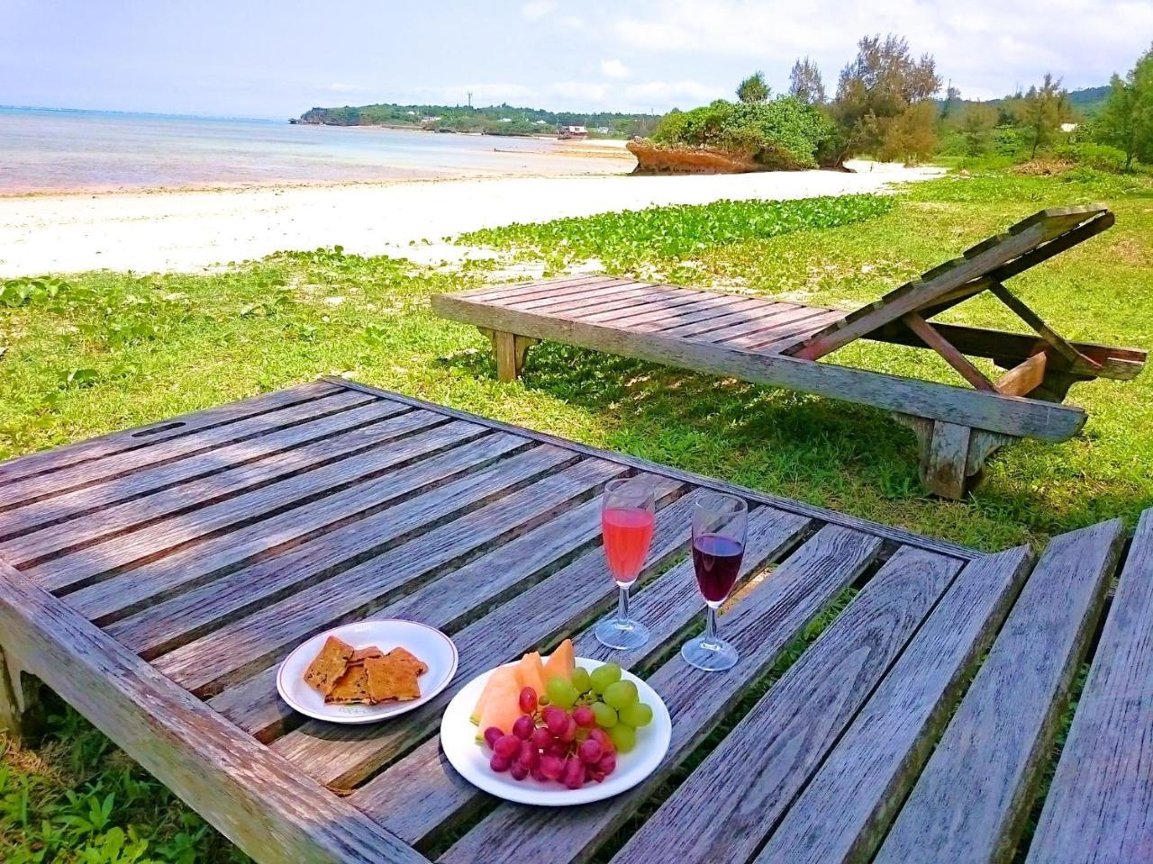 Private Beach House Motobu Buitenkant foto